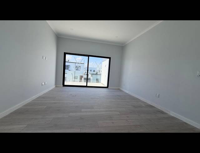 5 BEDROOM HOUSE FOR SALE IN SANDOWN